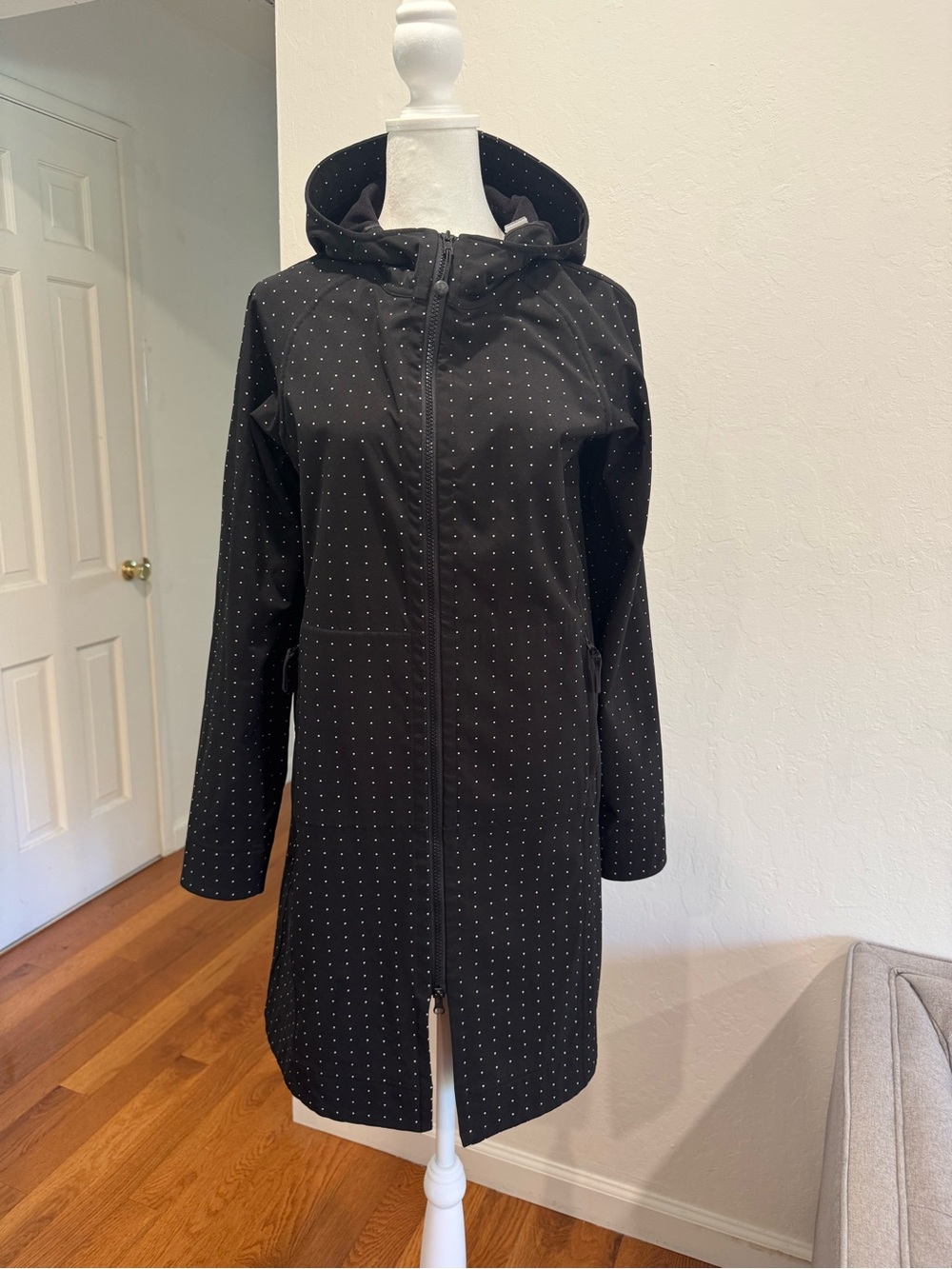 Lululemon Black Rain Jacket Hooded White Dot Lightweight Coat
